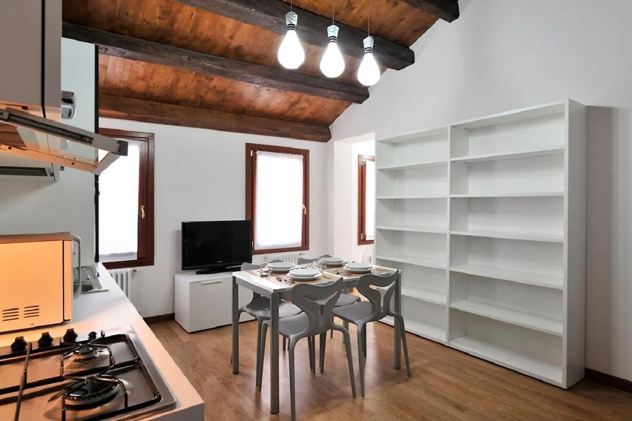 Venice Gran Design Apartments 0*,